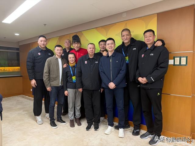 官方App-杨鸣卸任辽篮主帅现身CBA杯举办地：社媒晒与巴特尔等名宿合照
